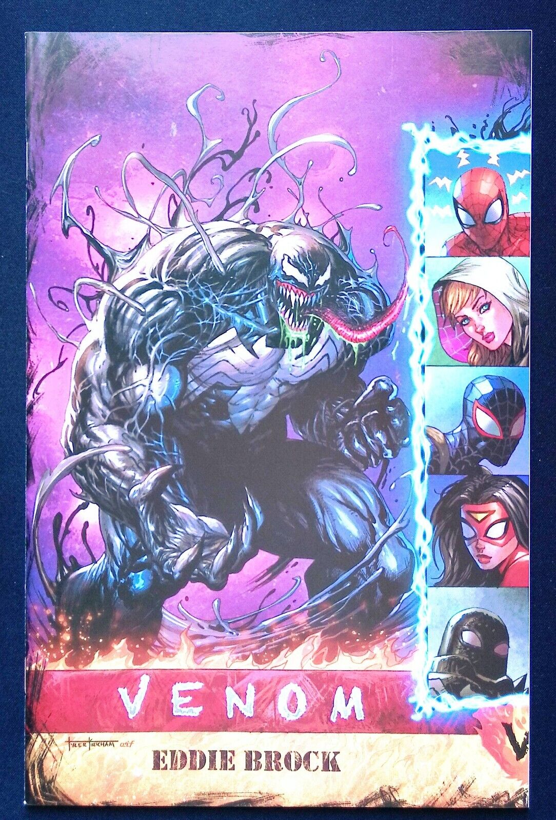 Venom #32 Tyler Kirkham Connecting Cover Variant Trade Dress